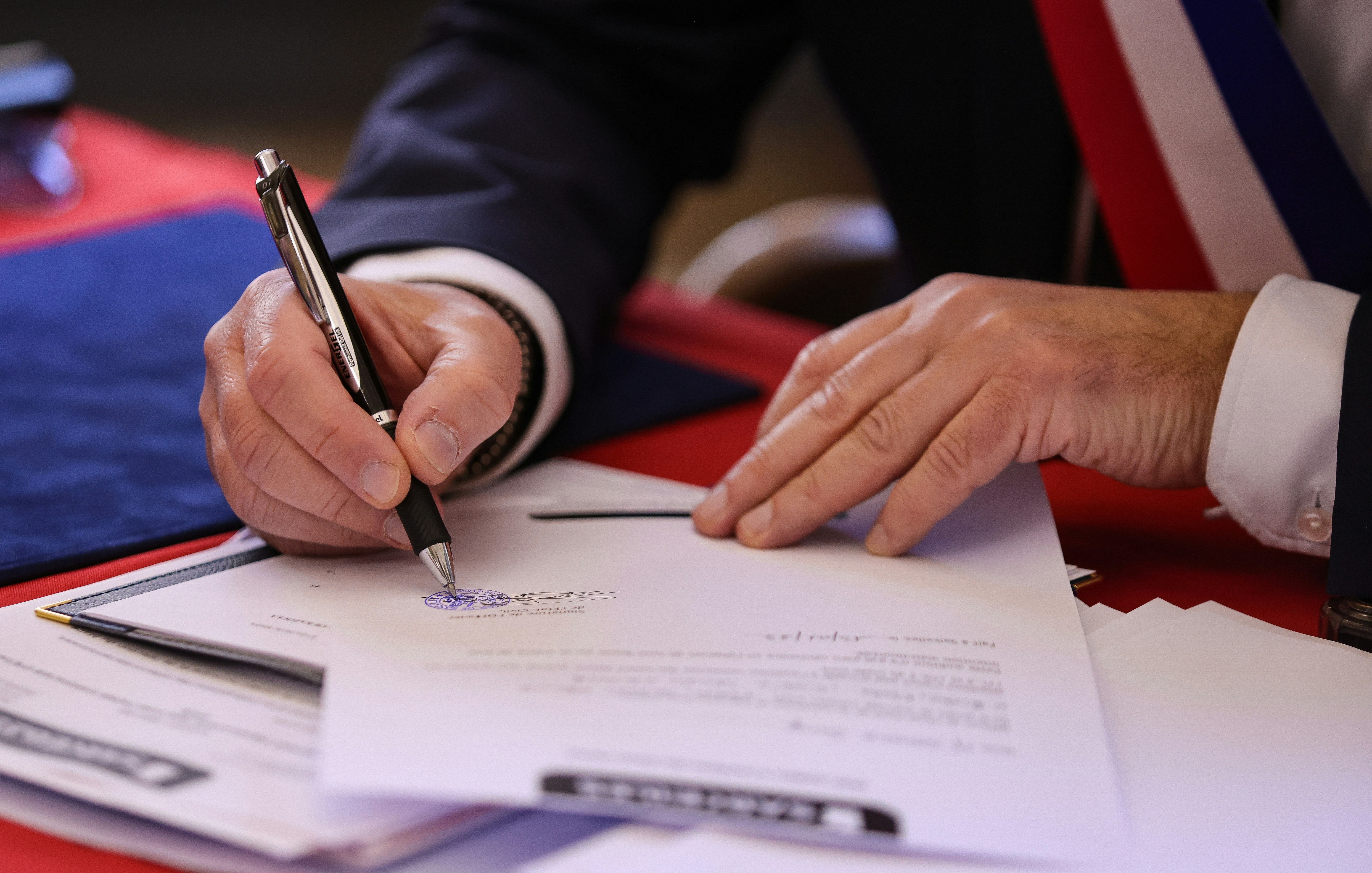 International Contracts & Legal Advisory